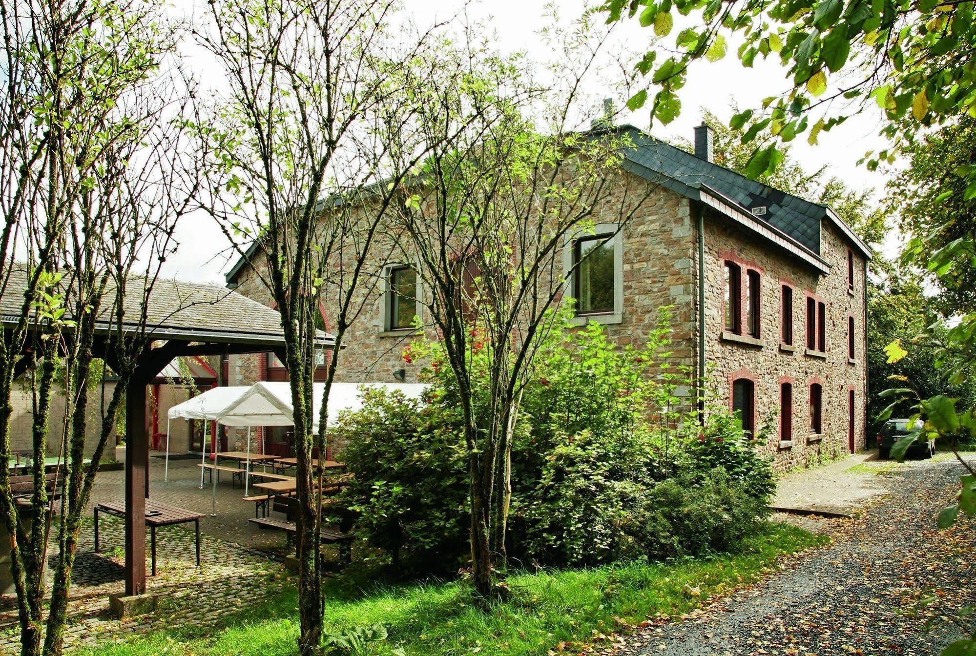 Auberge De Jeunesse De La Roche - Champlon Tenneville Eksteriør billede