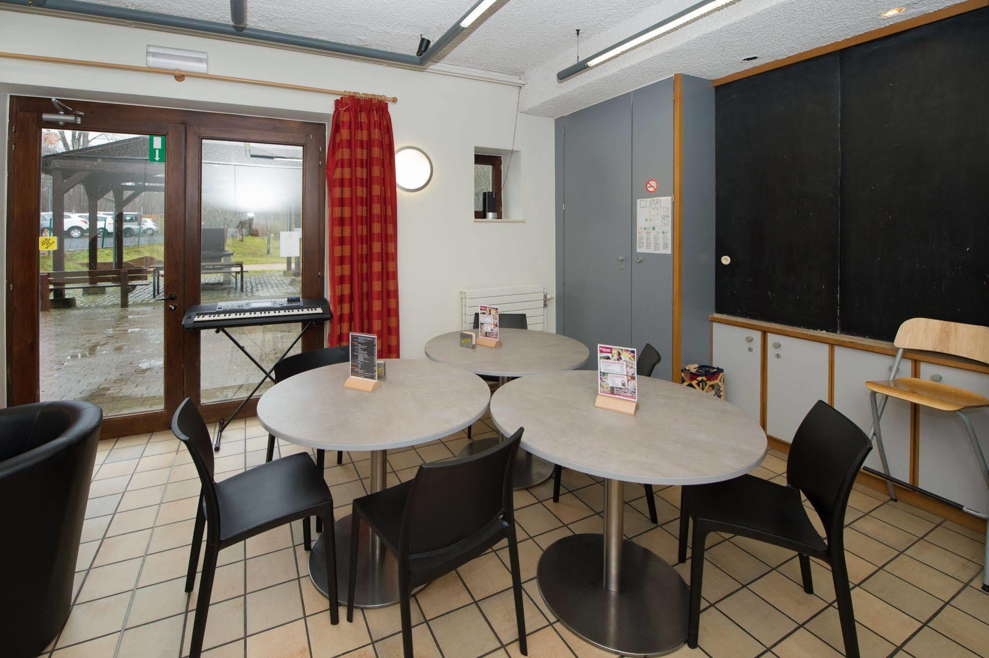 Auberge De Jeunesse De La Roche - Champlon Tenneville Eksteriør billede